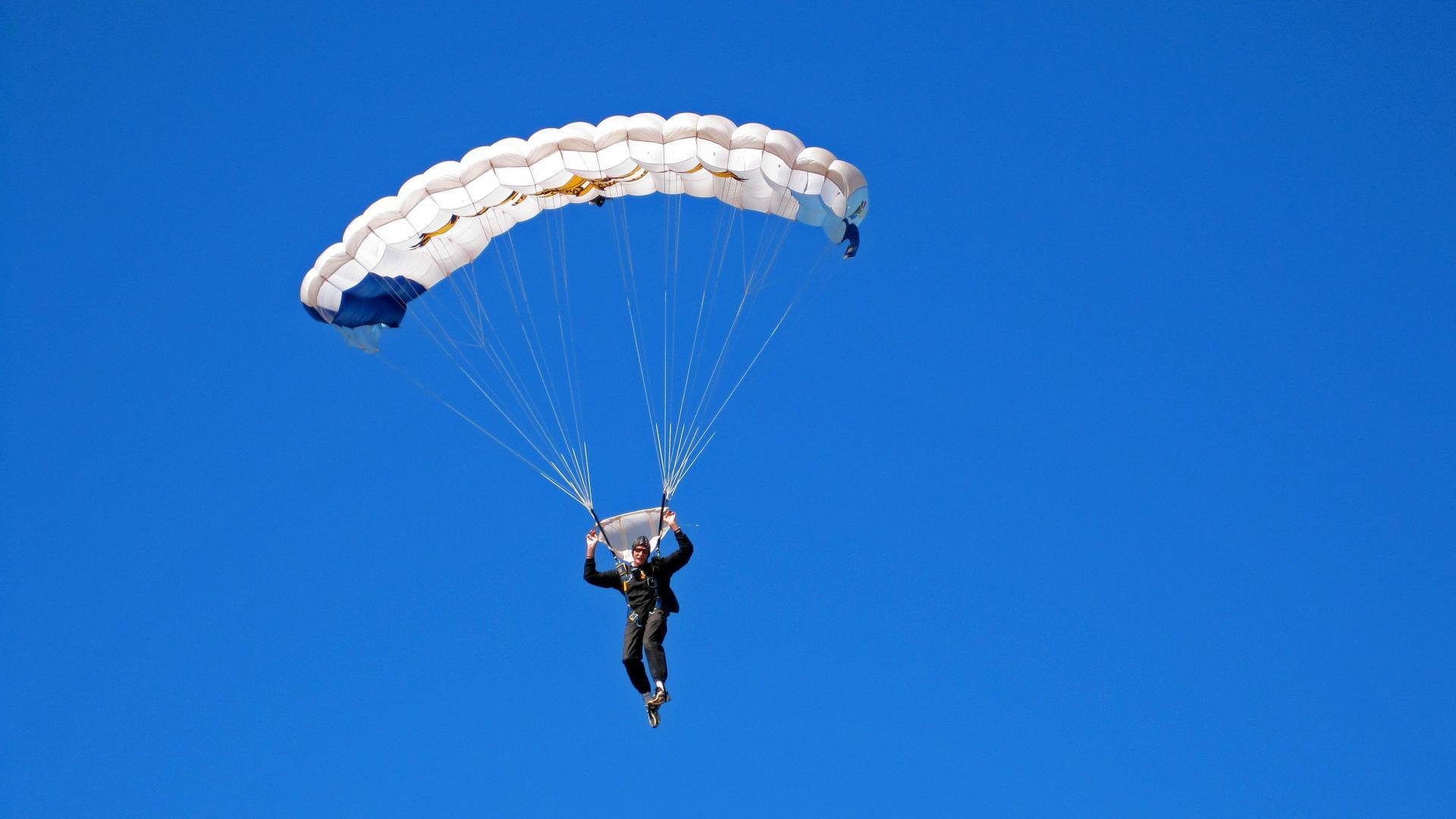 开云中国-“飞盘竞技：三叉湖田径场为选手提供极速与精准的竞技舞台”