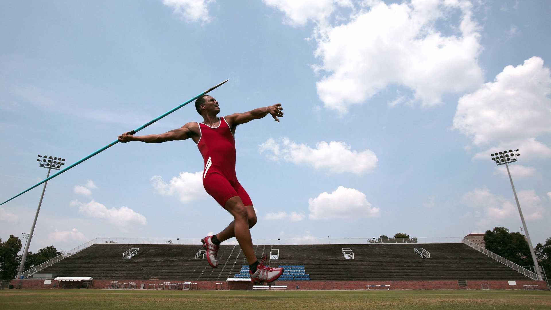 弗朗索瓦·霍尔茨豪伊泽：无所不能的背后指挥官，掌控比赛节奏
